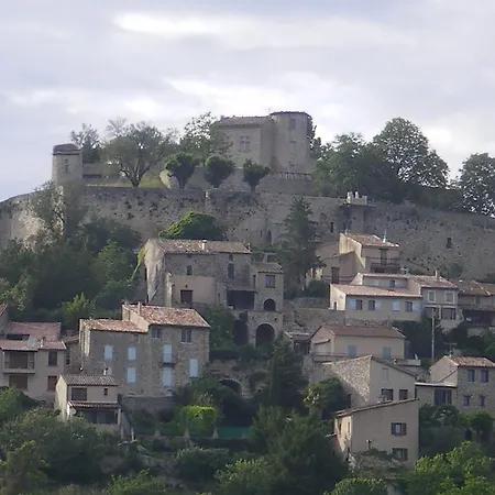 לינה וארוחת בוקר Chez Nanie 3*