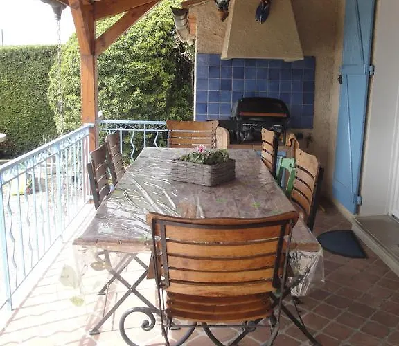 Chez Nanie Bed & Breakfast 3*