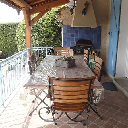 Chez Nanie Bed & Breakfast 3*